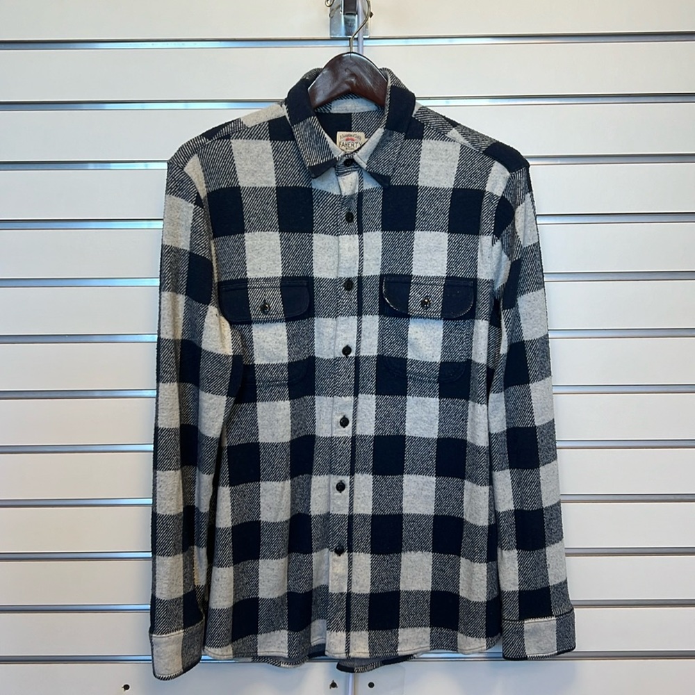 Faherty Super Soft Button Down. 62% Polyester 33%… - image 1